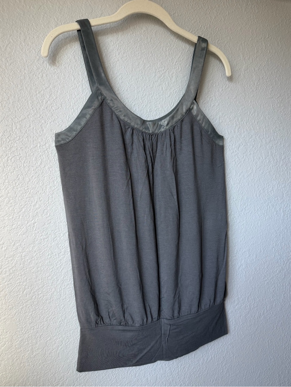 Forever 21 Vintage Scoop Neck Tank with Satin Accent, EUC. Size Small. Y2K - Picture 6 of 10